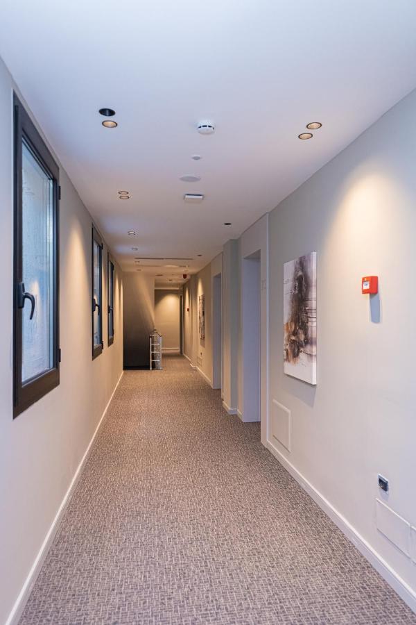 Vlorë Esbjerg Hotel מראה חיצוני תמונה