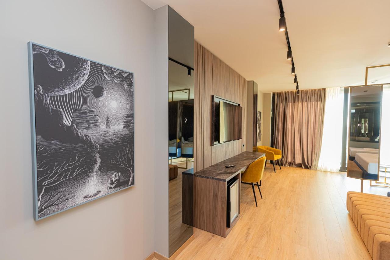 Vlorë Esbjerg Hotel מראה חיצוני תמונה