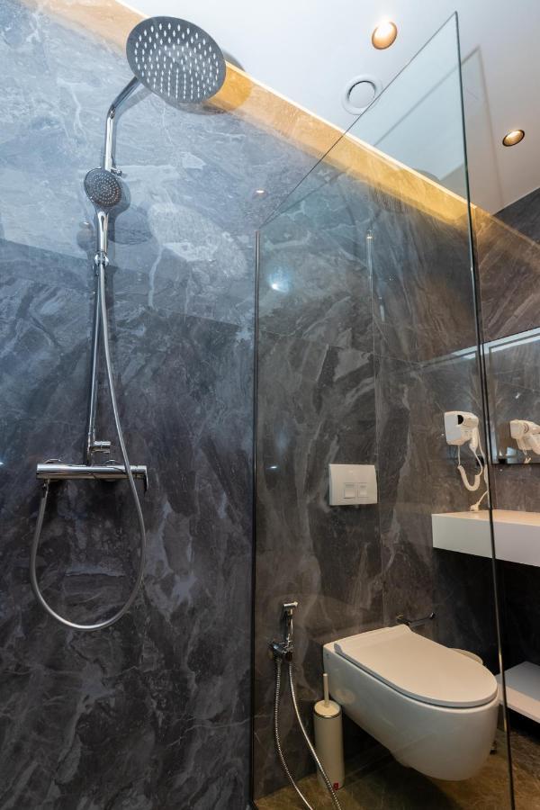 Vlorë Esbjerg Hotel מראה חיצוני תמונה