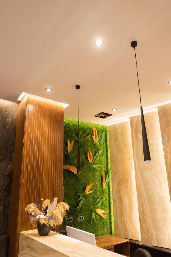 Vlorë Esbjerg Hotel מראה חיצוני תמונה