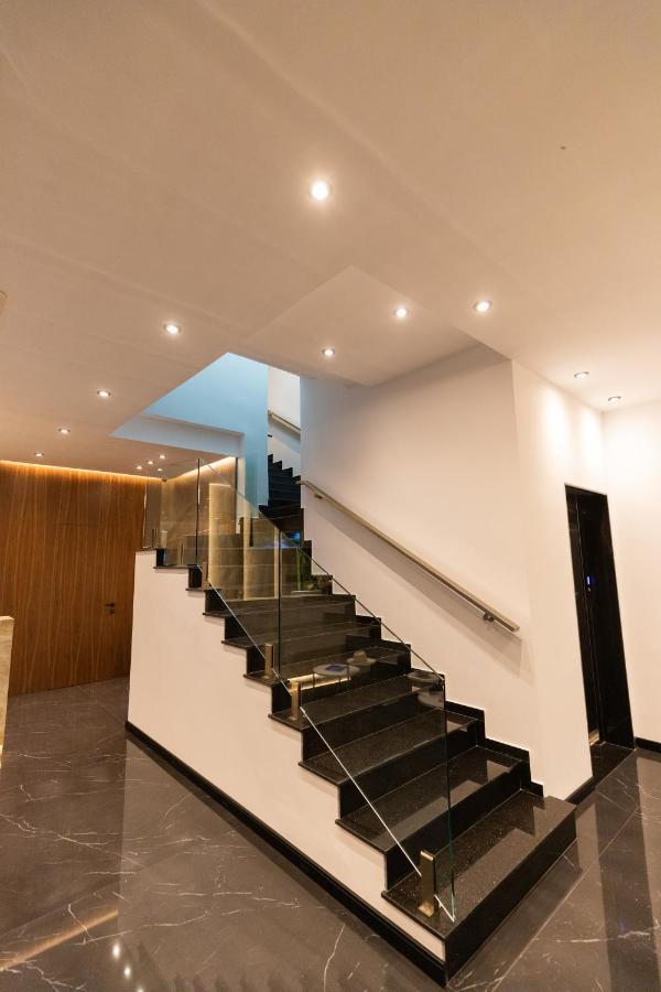 Vlorë Esbjerg Hotel מראה חיצוני תמונה