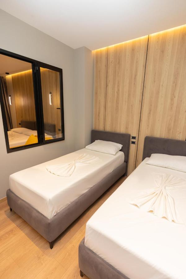 Vlorë Esbjerg Hotel מראה חיצוני תמונה
