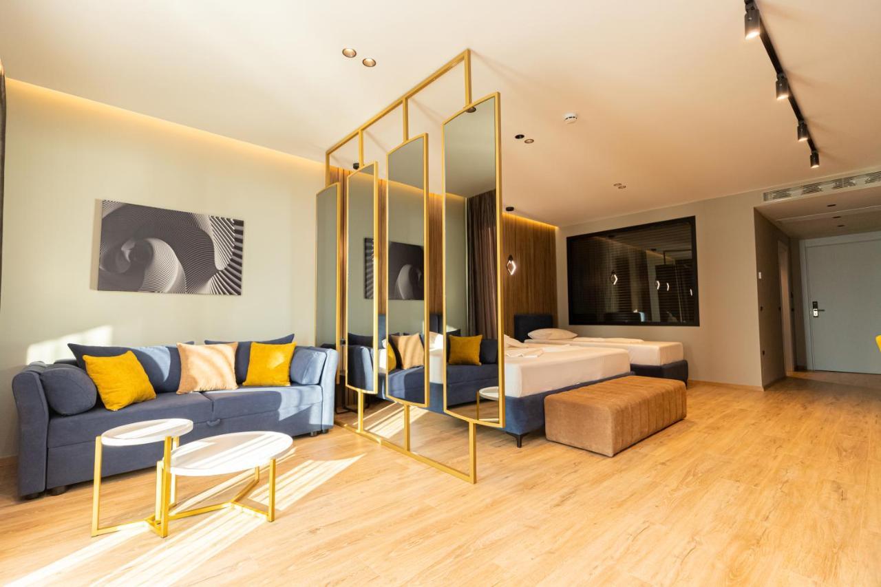 Vlorë Esbjerg Hotel מראה חיצוני תמונה