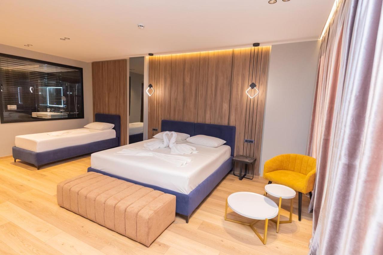 Vlorë Esbjerg Hotel מראה חיצוני תמונה