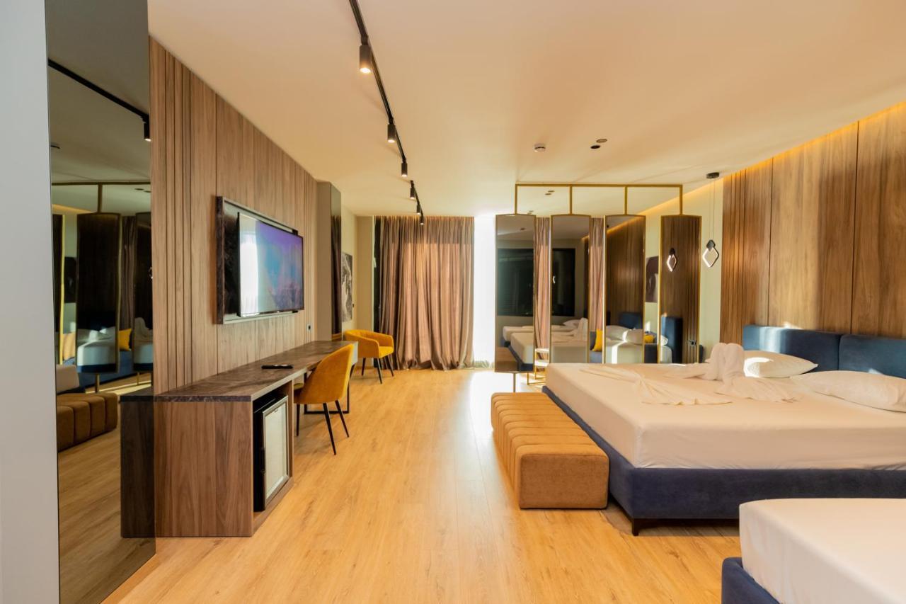 Vlorë Esbjerg Hotel מראה חיצוני תמונה