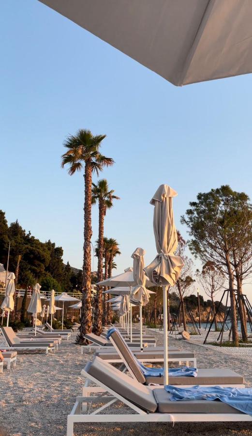 Vlorë Esbjerg Hotel מראה חיצוני תמונה