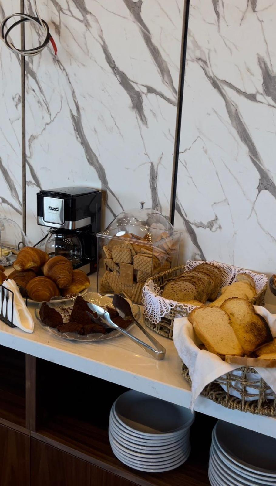 Vlorë Esbjerg Hotel מראה חיצוני תמונה