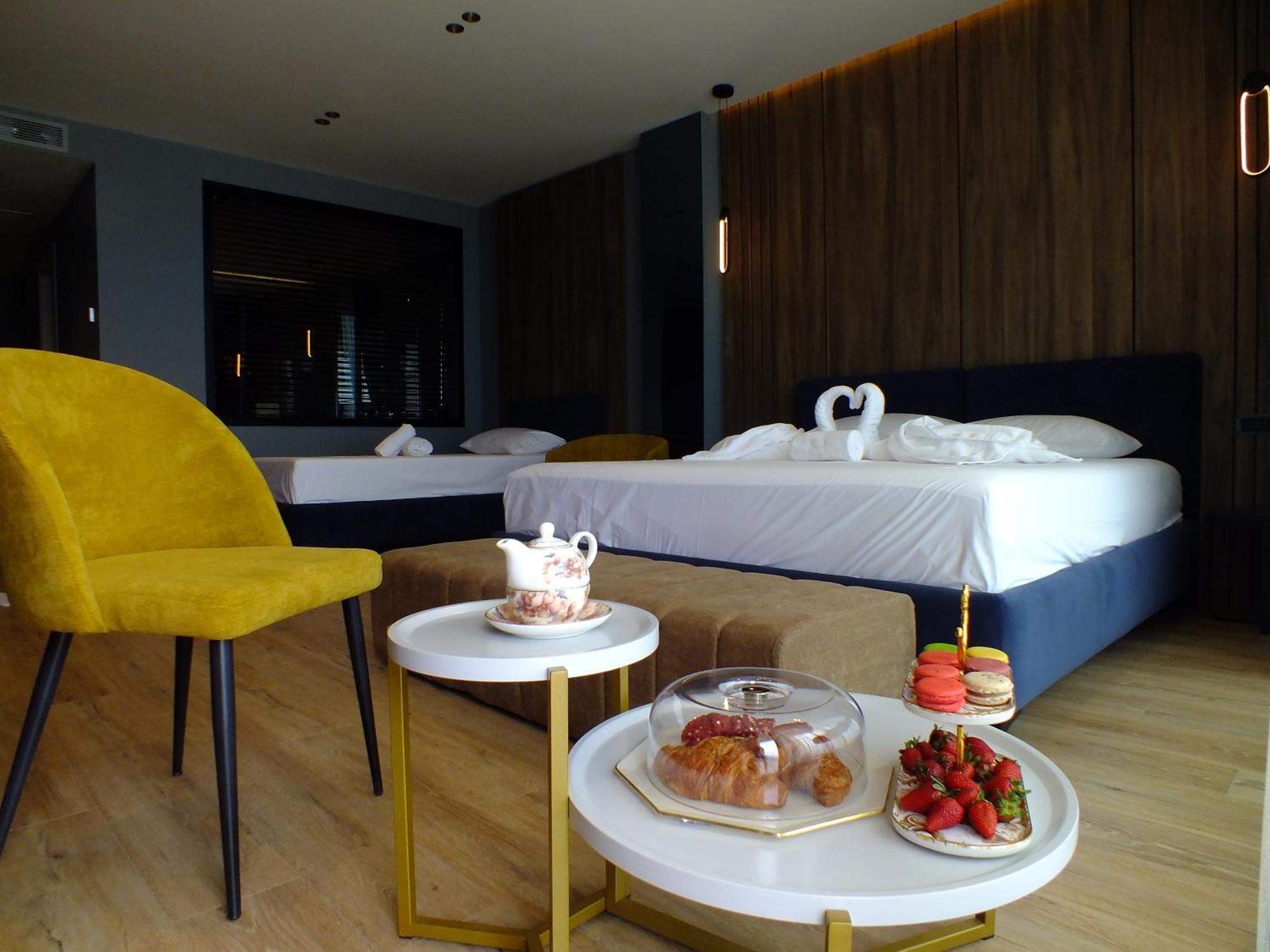 Vlorë Esbjerg Hotel מראה חיצוני תמונה